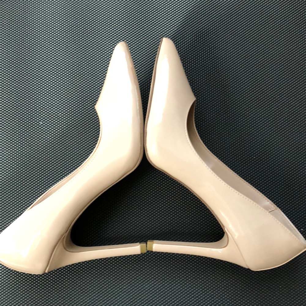 Elegant Cream Women's Pumps